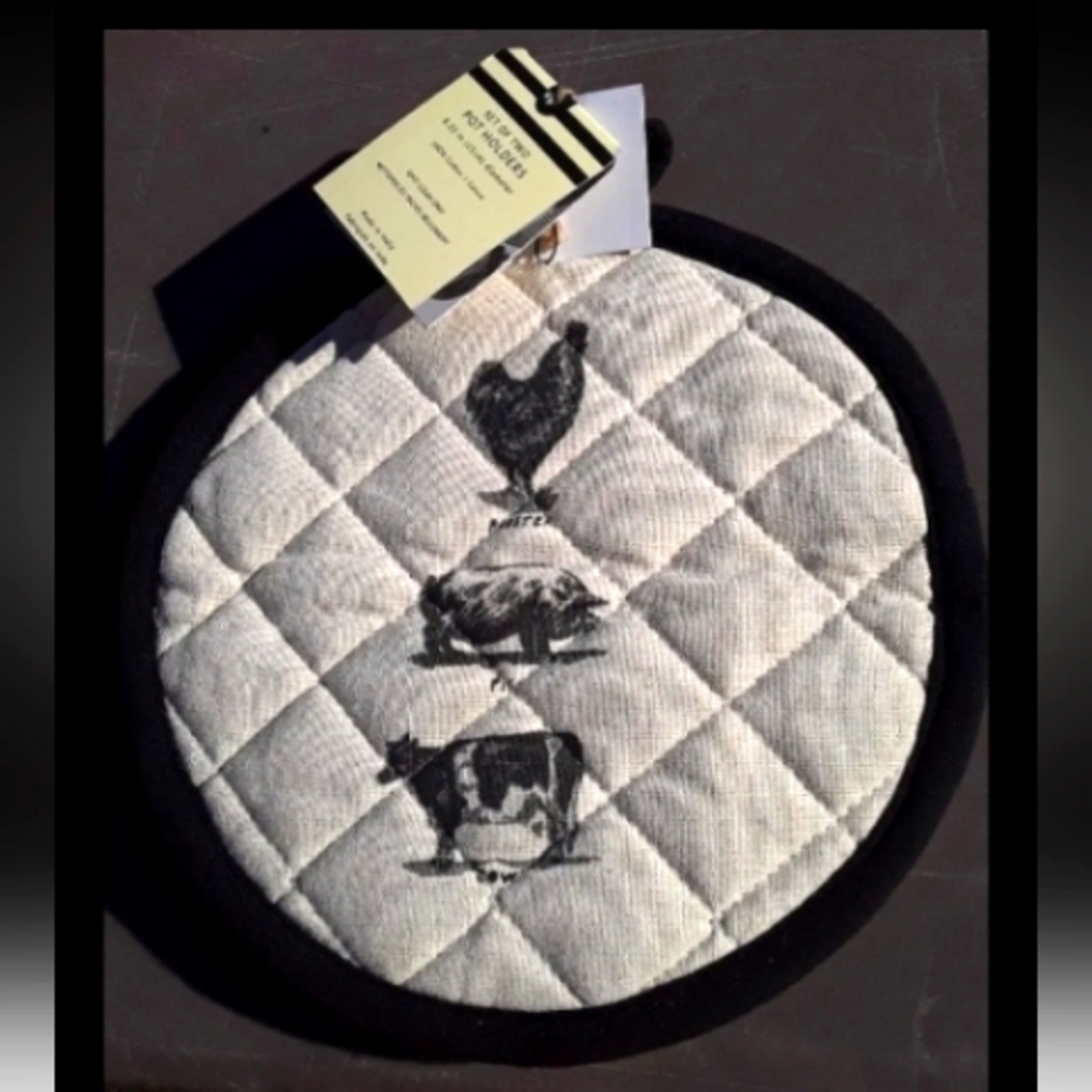 3 PC Set of Molly Hatch Potholders and Farmhouse Decors